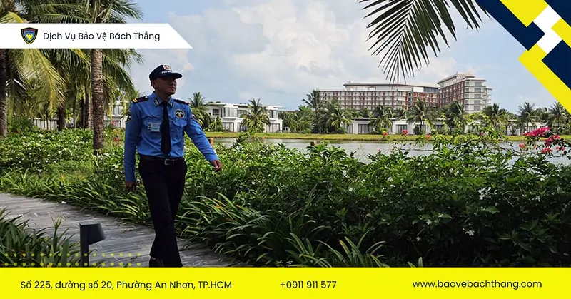 Tuần tra quanh khu du lịch để phát hiện các hành vi bất thường