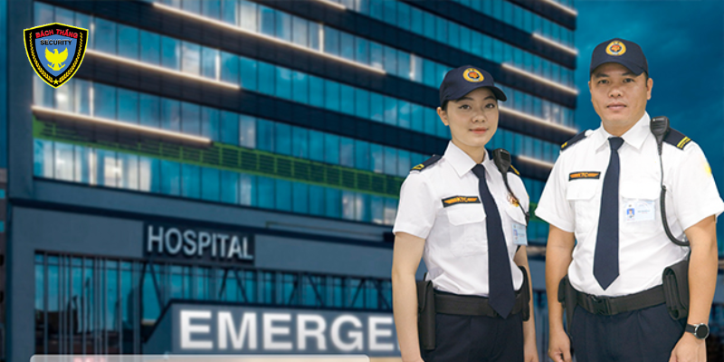 Dịch vụ bảo vệ bệnh viện Bách Thắng | An ninh, Tận tâm 24/7 2 Bảo vệ Bách Thắng kiểm soát toàn bộ các khu vực trong bệnh viện