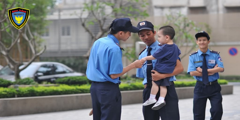 Dịch vụ bảo vệ trường học Bách Thắng | An toàn, Tận tâm 24/7 2 Buổi làm việc tại học đường của đội ngũ bảo vệ Bách Thắng