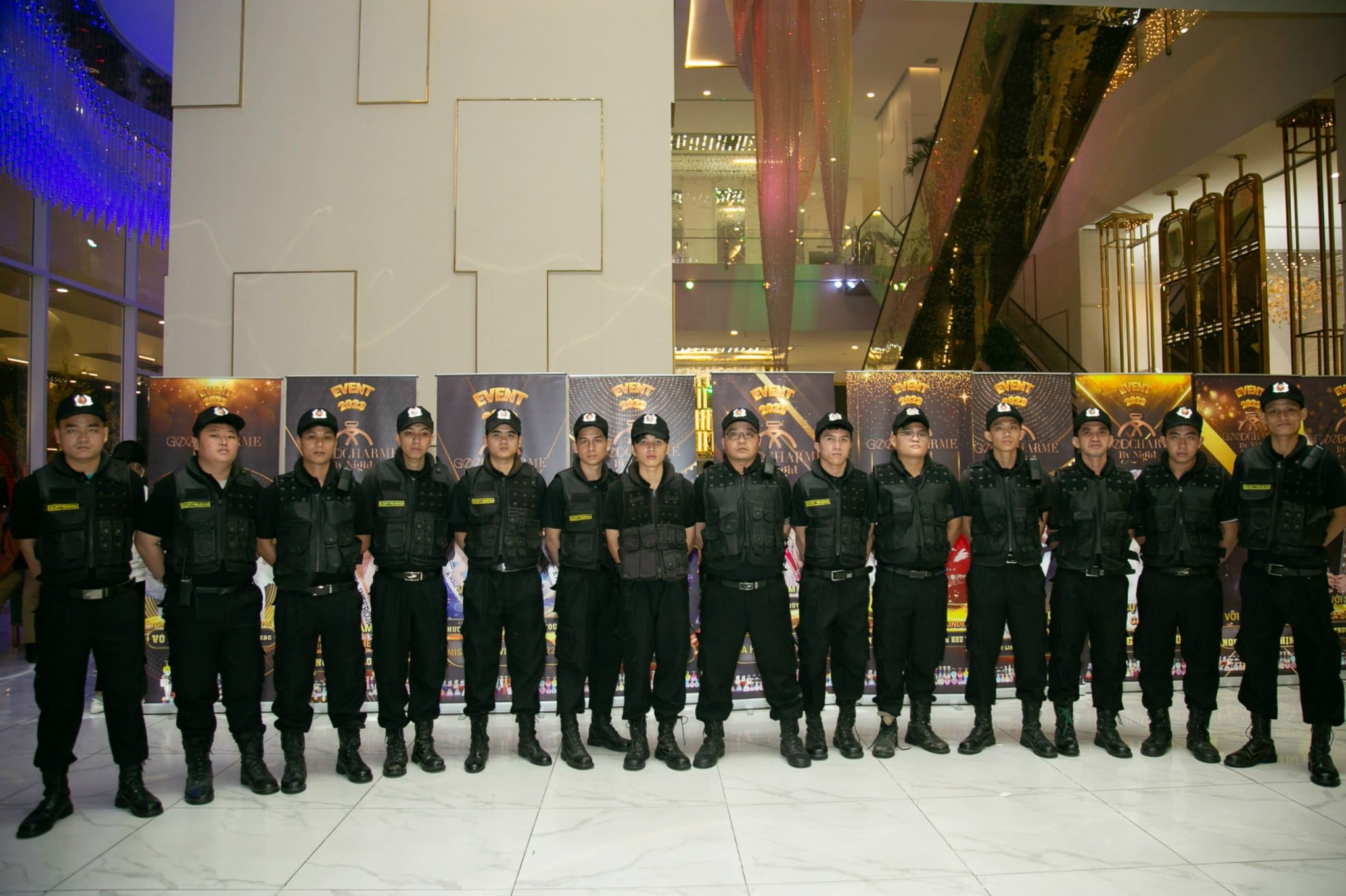 Trang Chủ 9 Đội ngũ bách thắng